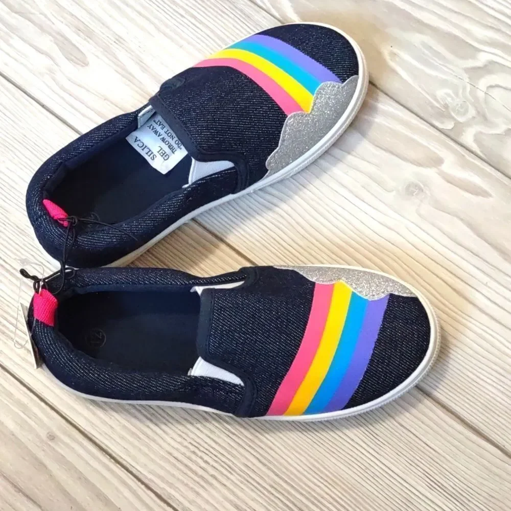 (19-3960)  K KomForme Toddler Slip on Canvas Sneakers Sz 1